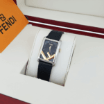 ⁦فندي الموديل المستطيل بسير جلد⁩ - الصورة ⁦4⁩