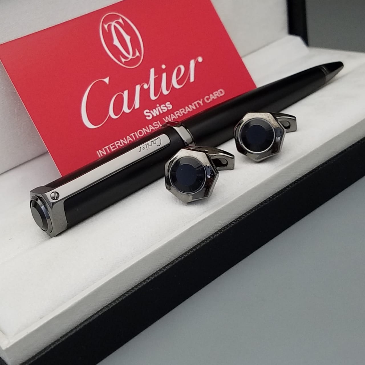 CARTIER 05.1 سعر البيع 250 (1) قلم وكبك كارتير 🖋 - الصورة 1