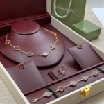 فان كليف طقم نسائي - الصورة 5