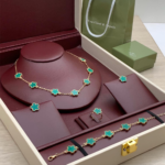 فان كليف طقم نسائي - الصورة 4