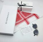 ⁦طقم جيفنشي⁩ - الصورة ⁦3⁩