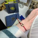 ⁦سوار نسائي من توري بورش⁩ - الصورة ⁦3⁩