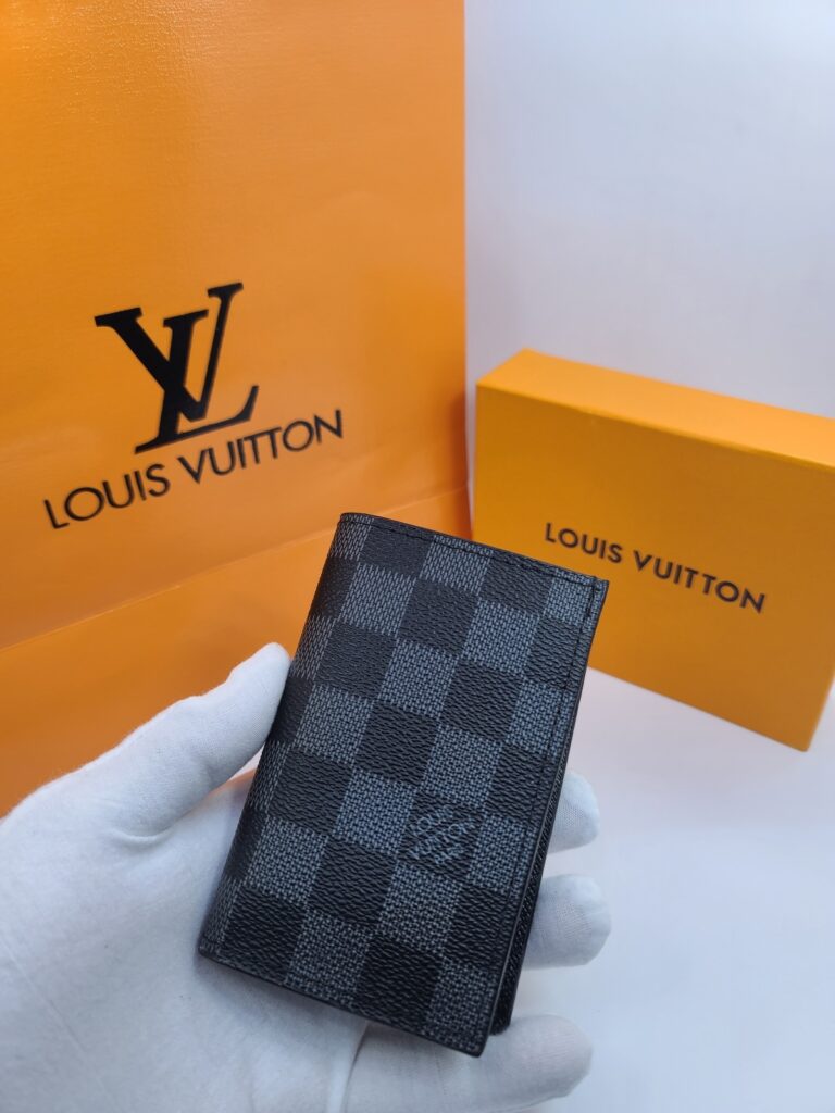 محافظ LV