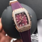 هوبلت موديل مستطيل بإطار مرصع