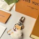 ميداليات lv - الصورة 11