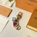 ميداليات lv - الصورة 2