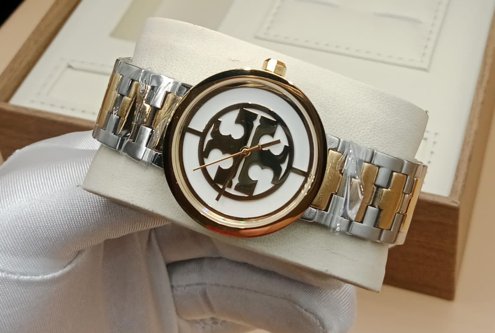 IMG-20241223-WA0051 ساعه توري بورش - الصورة 1